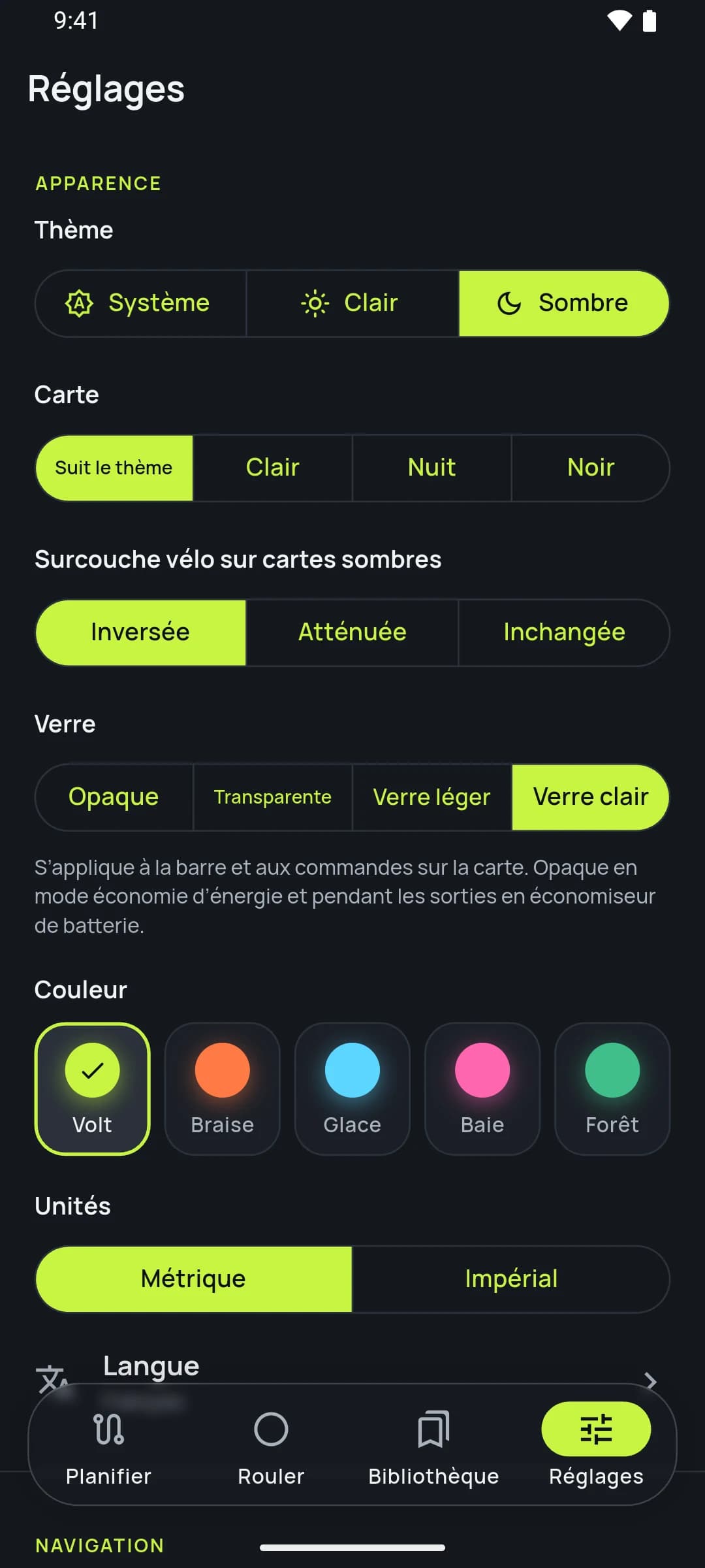 Réglages : la section Apparence avec le choix clair, sombre ou système et les cinq couleurs d’accent. Affiché avec le thème sombre de l’application.